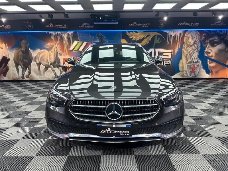 Usado Mercedes 300 Premium 194 CV (142 kW) 2020 Gris Familiar