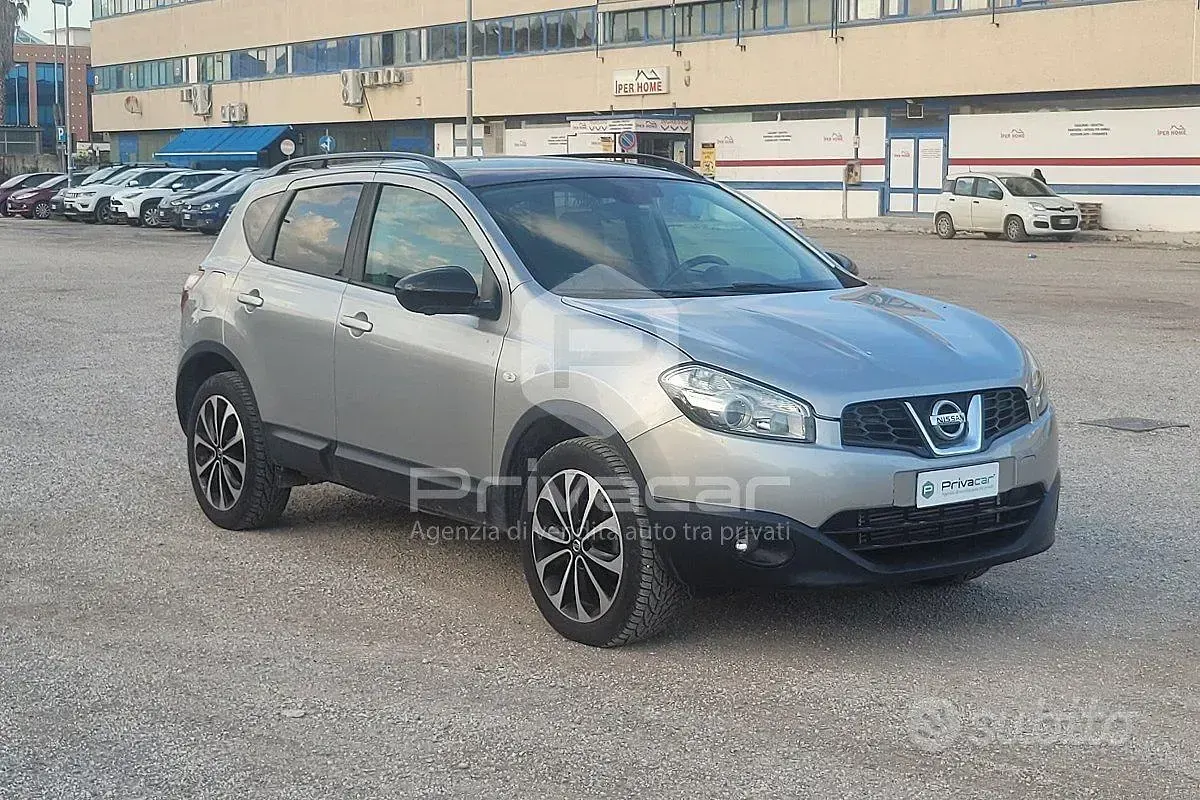 Usata Nissan Qashqai Visia 131 CV (96 kW) 2013 Grigio SUV