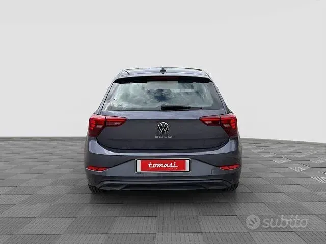 Usata VW Polo Life 95 CV (69 kW) 2023 Grigio Utilitaria