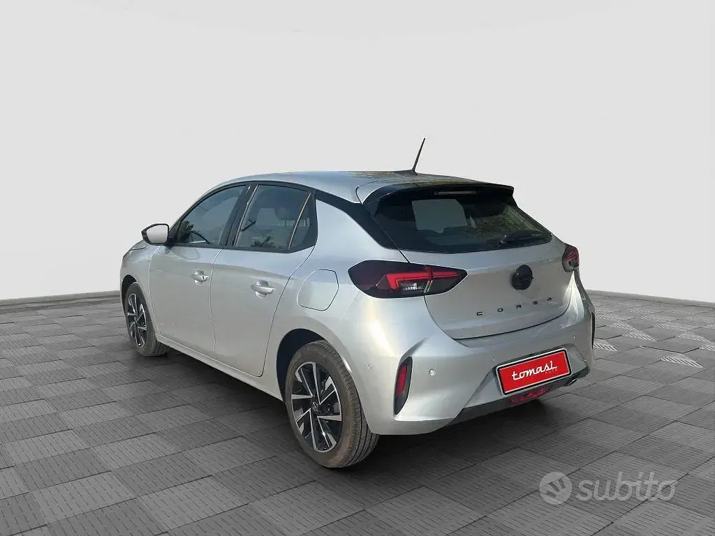 Usata Opel Corsa 101 CV (74 kW) 2025 Gris aluminium Utilitaria