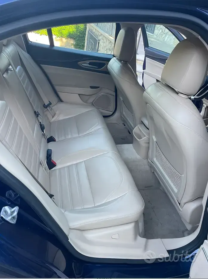 Usata Alfa Romeo Giulia Super 150 CV (110 kW) 2016 Bluazzurro Berlina