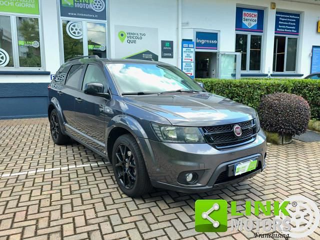 Usata Fiat Freemont Black Code 170 CV (125 kW) 2015 Grigio scuro SUV