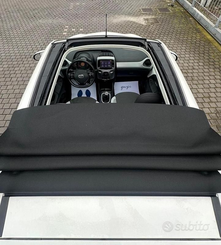 Usata Toyota Aygo X-play 69 CV (50 kW) 2017 Bianco Utilitaria