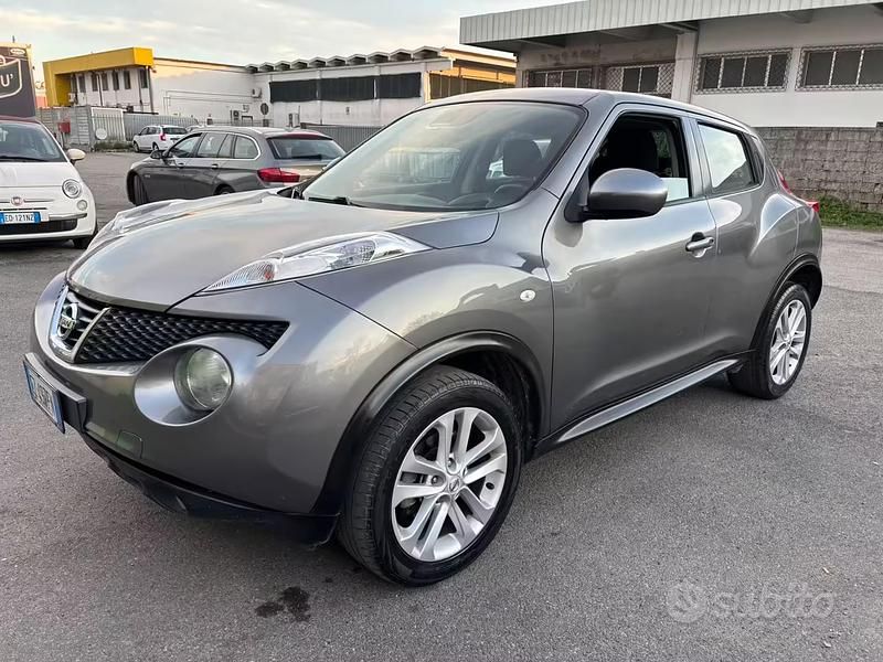 Usata Nissan Juke Tekna 110 CV (80 kW) 2015 Grigio SUV
