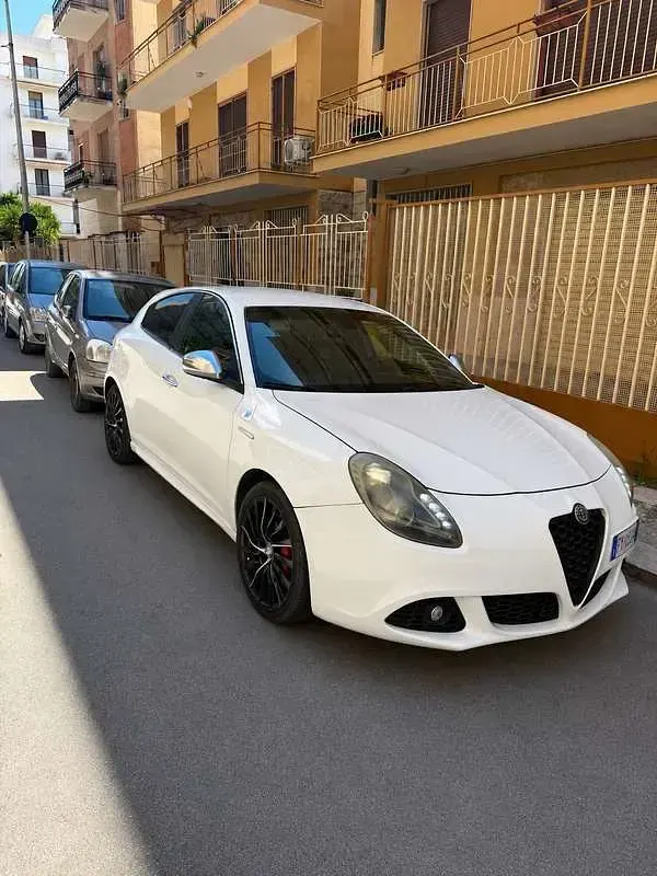Usata Alfa Romeo Giulietta Distinctive 105 CV (77 kW) 2011 Utilitaria