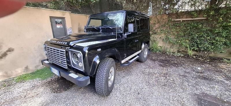 Usata Land Rover Defender 122 CV (89 kW) 2010 SUV