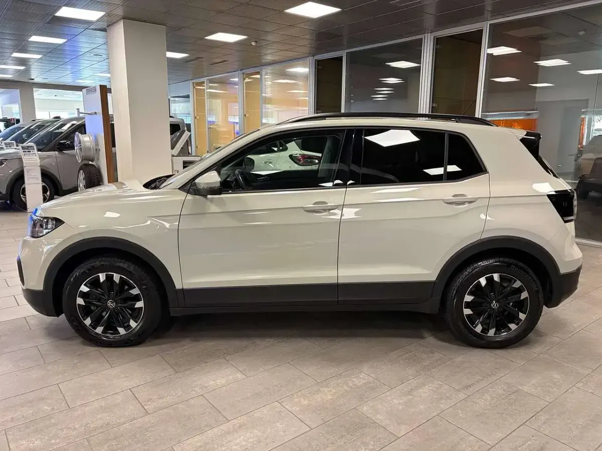 Usata VW T-Cross Style 95 CV (69 kW) 2023 Ascot grey metallizzato SUV