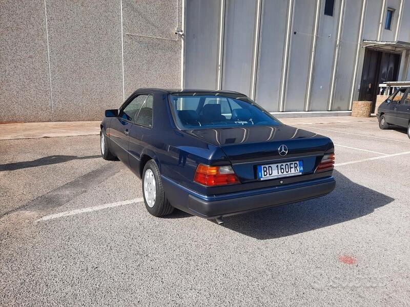 Usato 1993 Mercedes 200 Benzin (13.000 €)