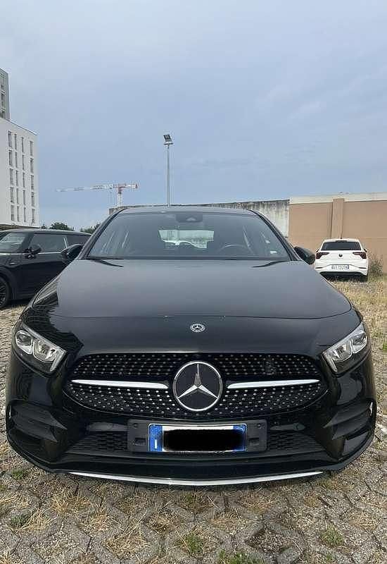 Usata Mercedes A180 116 CV (85 kW) 2019 Nero Berlina
