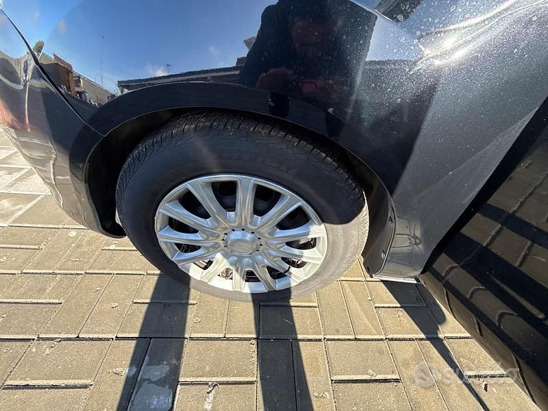 Usata Ford B-MAX Titanium 95 CV (69 kW) 2013 Nero Monovolume