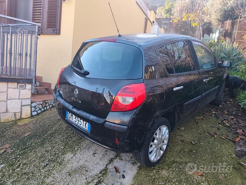 Usata Renault Clio II 85 CV (62 kW) 2008 Nero Berlina