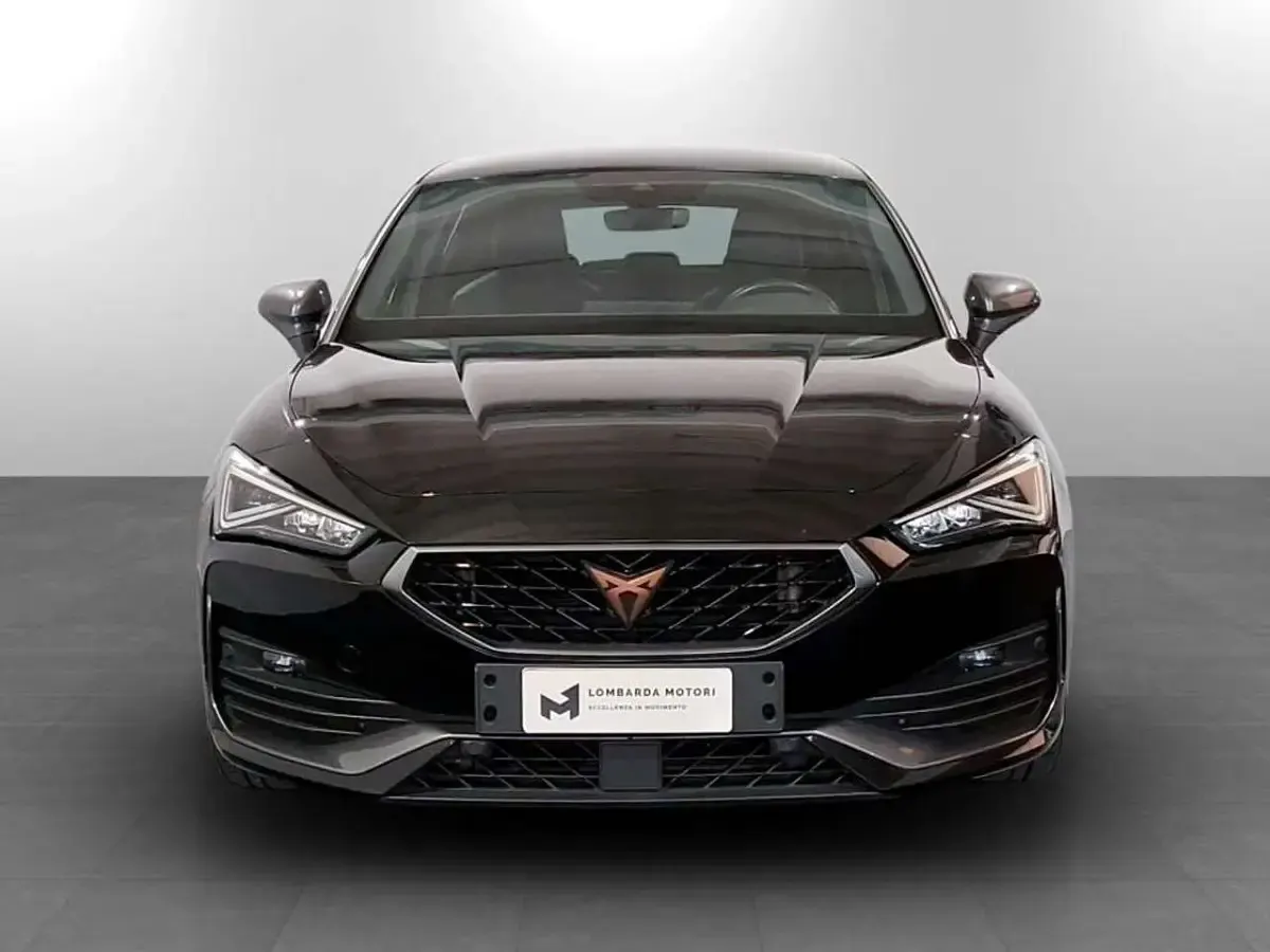 Usata Cupra Leon 150 CV (110 kW) 2023 0e nero midnight Berlina