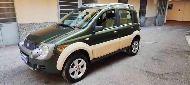 Usata Fiat Panda 4x4 Cross 70 CV (51 kW) 2009 Verde Utilitaria