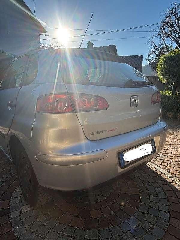 Usata Seat Ibiza Stella 64 CV (47 kW) 2003 Grigio Utilitaria