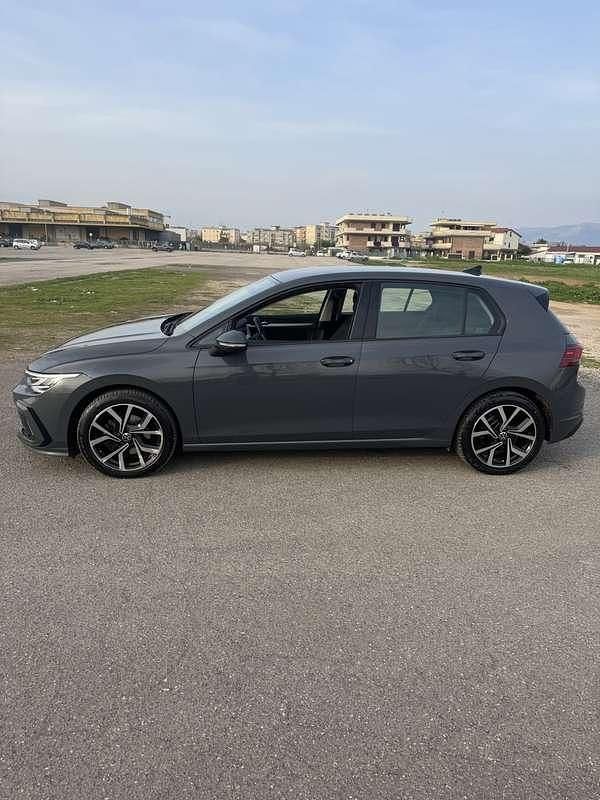 Usata VW Golf VIII Life 110 CV (80 kW) 2020 Berlina
