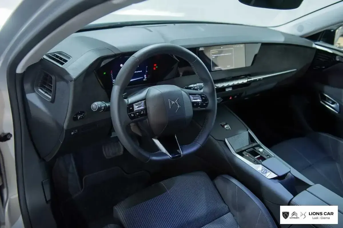 Nuova DS Automobiles DS4 131 CV (96 kW) 2026 Grigio Berlina