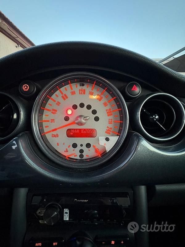 Usata Mini One D 90 CV (66 kW) 2004 Blu Utilitaria