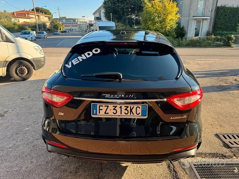 Usata Maserati Levante 275 CV (202 kW) 2019 Nero SUV