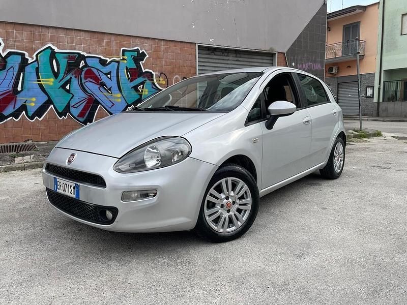 Usata Fiat Punto Street 75 CV (55 kW) 2013 Argento Utilitaria