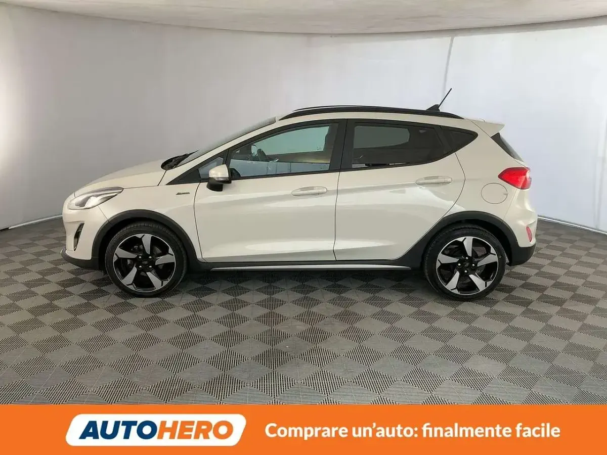 Usata Ford Fiesta Active 86 CV (63 kW) 2020 Bianco Utilitaria