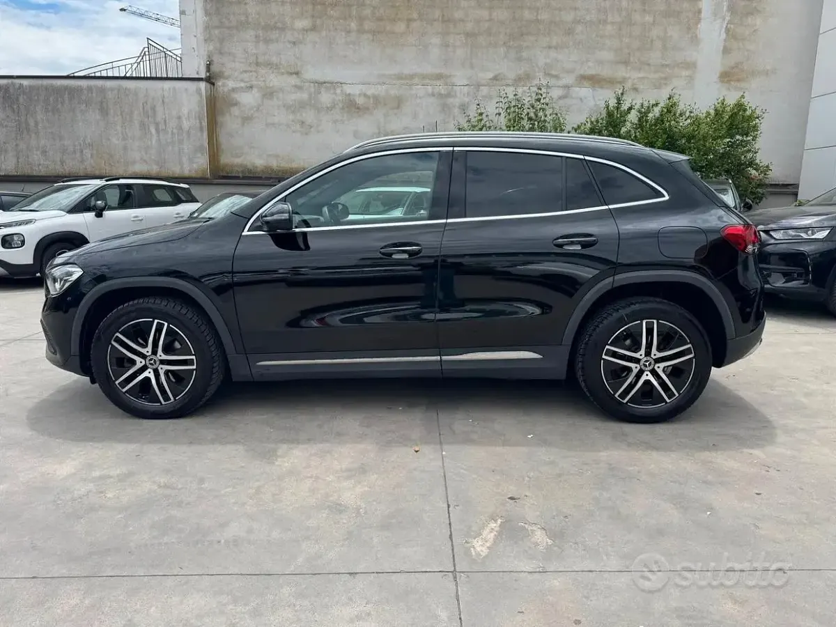 Usata Mercedes GLA180 116 CV (85 kW) 2021 Nero SUV