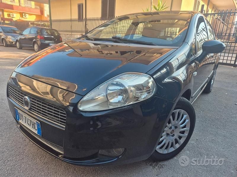 Nero Usata 2010 Fiat Grande Punto Due volumi | 1850 € (Super prezzo) - Immagine 1/4