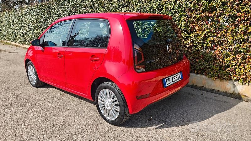 Begagnad VW up! 68 HK (50 kW) 2020 Röd Halvkombi