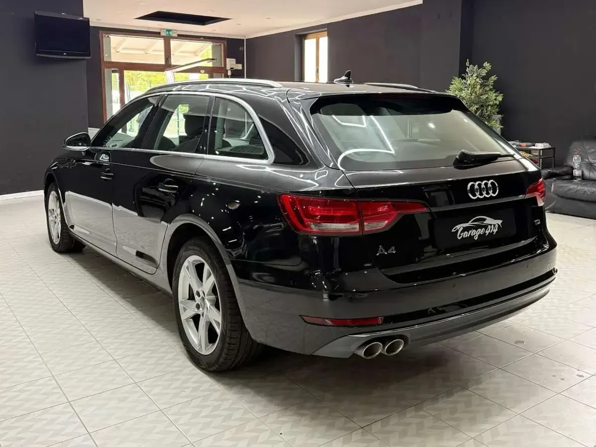 Begagnad Audi A4 Business 190 HK (139 kW) 2017 Svart Kombi