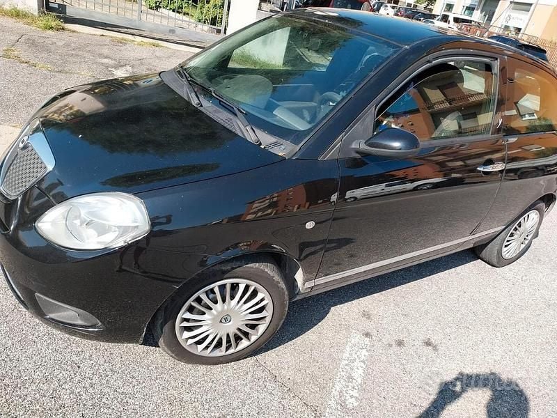 Usata Lancia Ypsilon 77 CV (56 kW) 2007 Nero Utilitaria
