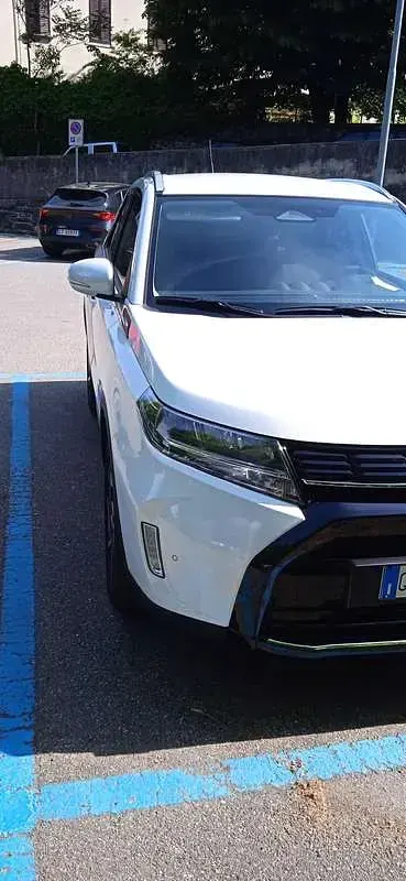 Usata Suzuki Vitara 129 CV (94 kW) 2024 Bianco SUV