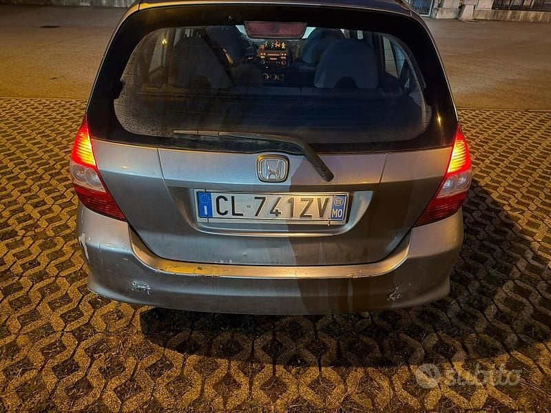 Usata Honda Jazz 75 CV (55 kW) 2005 Utilitaria