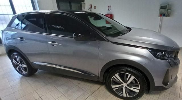 Usata Peugeot 3008 Allure 131 CV (96 kW) 2023 Grigio SUV