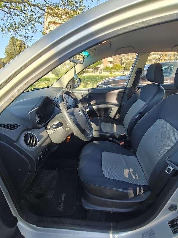 Usata Hyundai i10 Style 67 CV (49 kW) 2010 Argento Utilitaria