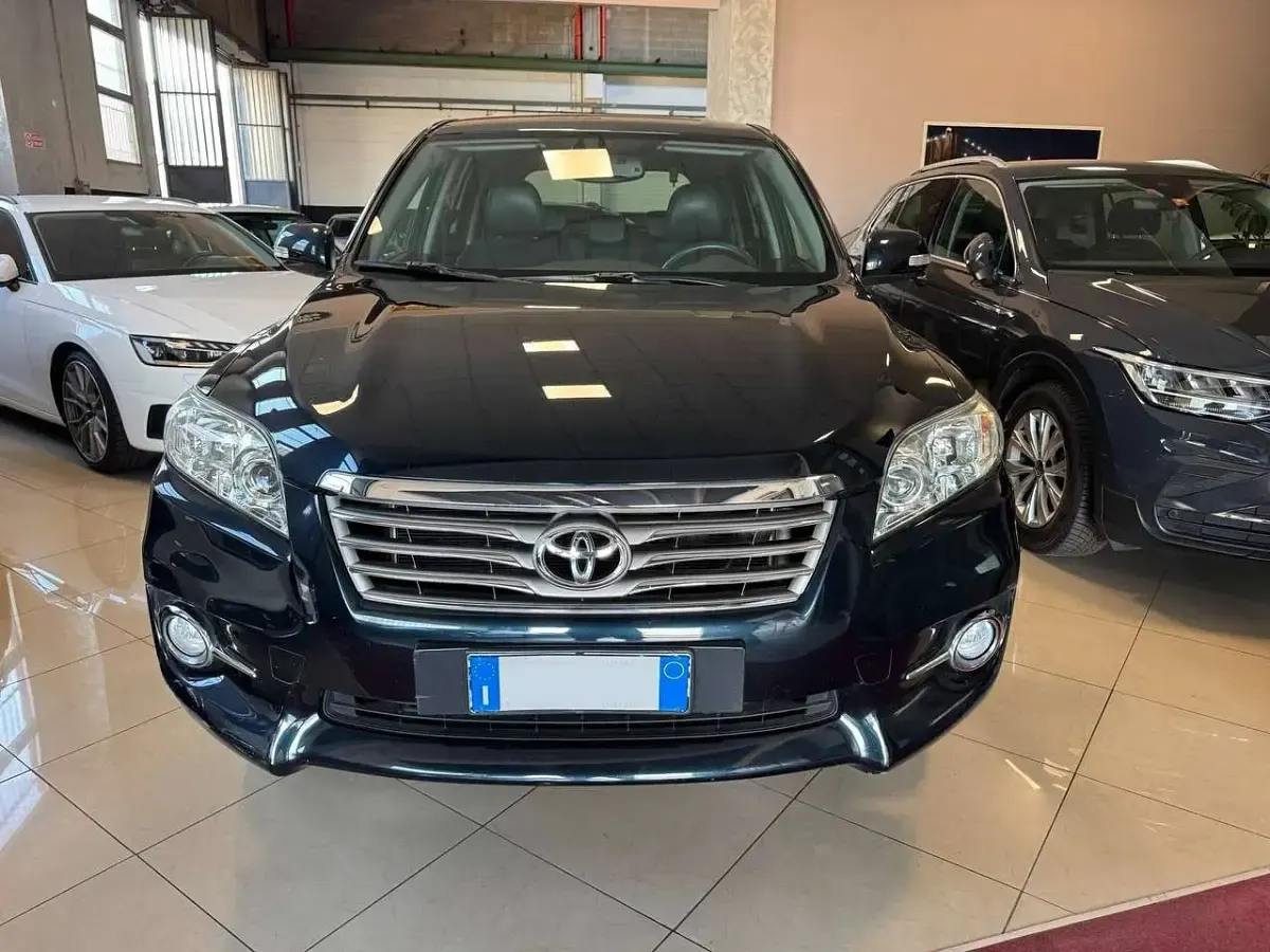 Usata Toyota RAV4 158 CV (116 kW) 2011 Blu/azzurro SUV