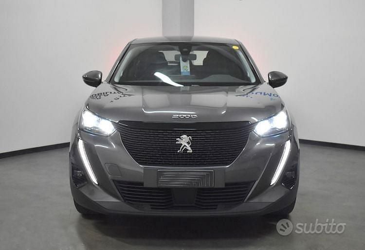 Usata Peugeot 2008 Active 131 CV (96 kW) 2020 Grigio SUV