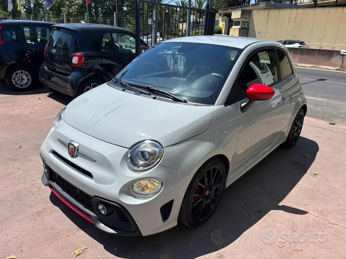 Usata Abarth 595 70th Anniversary 160 CV (117 kW) 2019 Grigio gesso Utilitaria