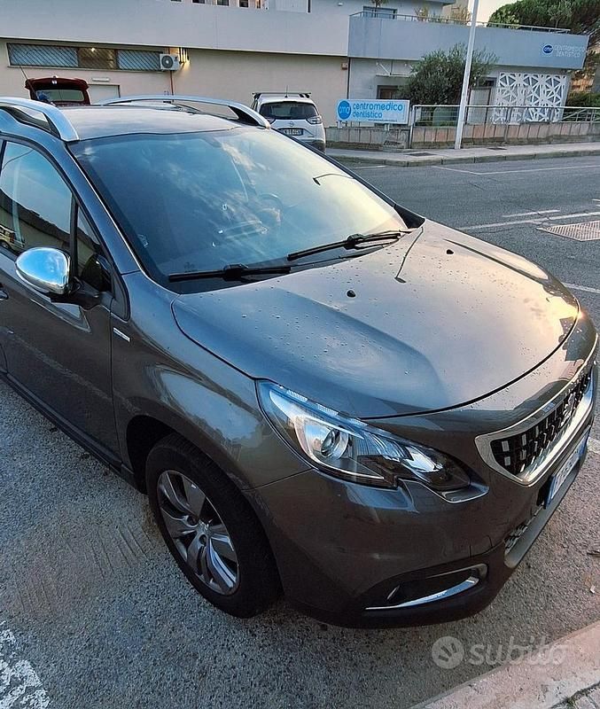 Usata Peugeot 2008 Active 102 CV (75 kW) 2019 Grigio SUV