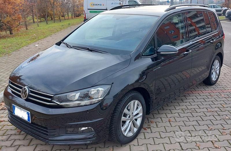 Nero Usata 2019 VW Touran Monovolume | 15.700 € (Buon prezzo) - Immagine 1/4