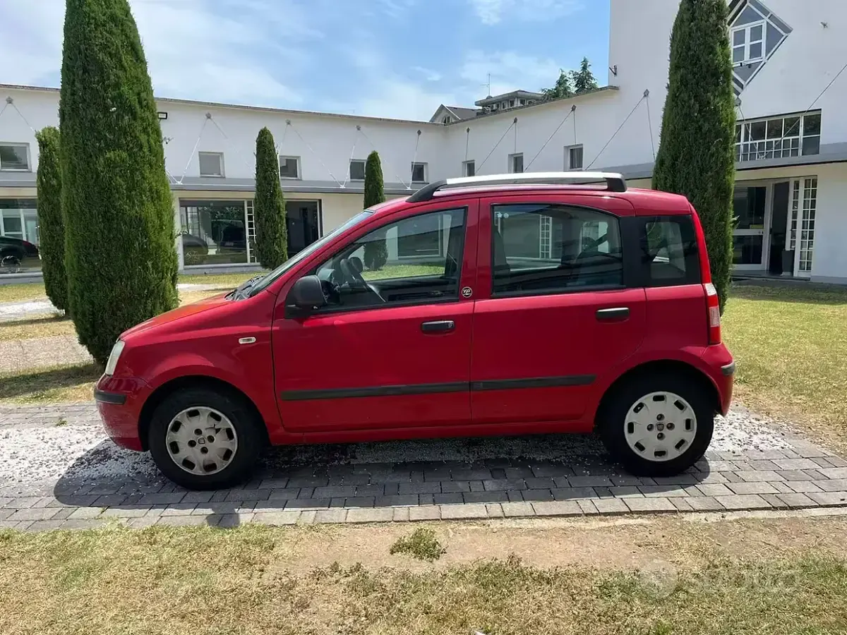 Usata Fiat Panda Dynamic 69 CV (50 kW) 2011 Rosso Utilitaria
