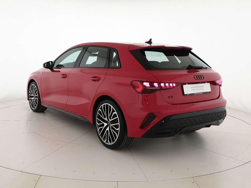 Nuova Audi A3 S-Line 150 CV (110 kW) 2025 Rosso progressivo metallizzato Berlina