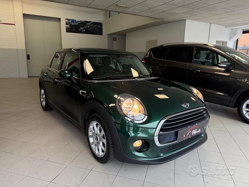 Usata Mini Cooper D 116 CV (85 kW) 2017 Verde Utilitaria