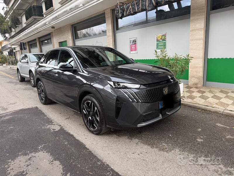 Usata 2025 Peugeot 3008 SUV | 26.000 € (Super prezzo) - Immagine 1/4