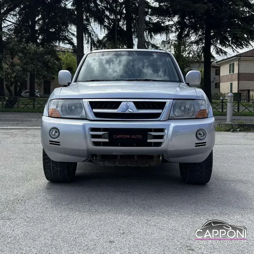 Usata Mitsubishi Pajero 116 CV (85 kW) 2006 Grigio SUV