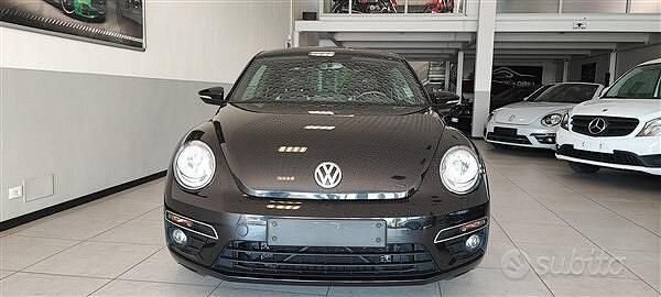 Usata VW Beetle R-line 140 CV (102 kW) 2014 Nero Utilitaria