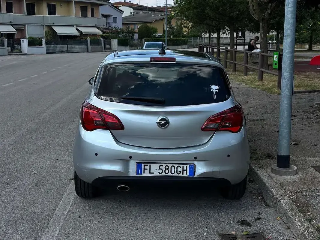 Usata Opel Corsa Cosmo 75 CV (55 kW) 2017 Grigio Utilitaria