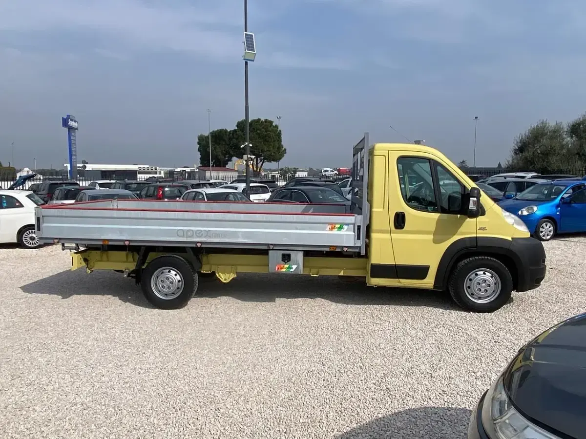 Usata Fiat Ducato 33 119 CV (87 kW) 2007 Giallo Furgone