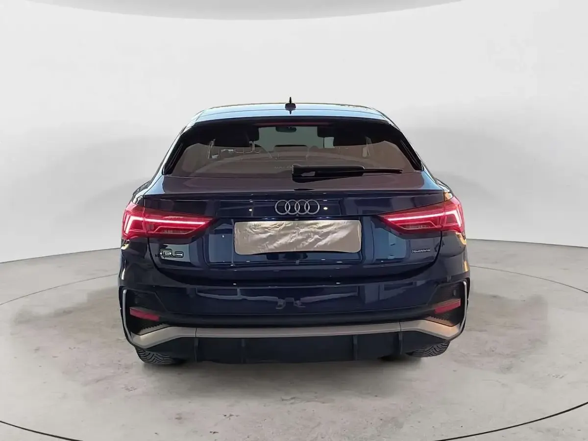 Usata Audi Q3 Sportback S-Line 200 CV (147 kW) 2023 Blu SUV