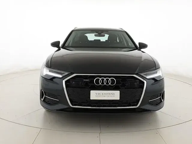 Usata Audi A6 Advanced 299 CV (219 kW) 2024 Grigio manhattan metallizzato Station wagon