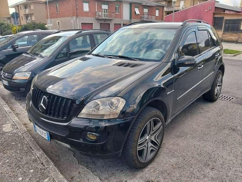 Usata Mercedes ML420 306 CV (225 kW) 2007 Nero SUV