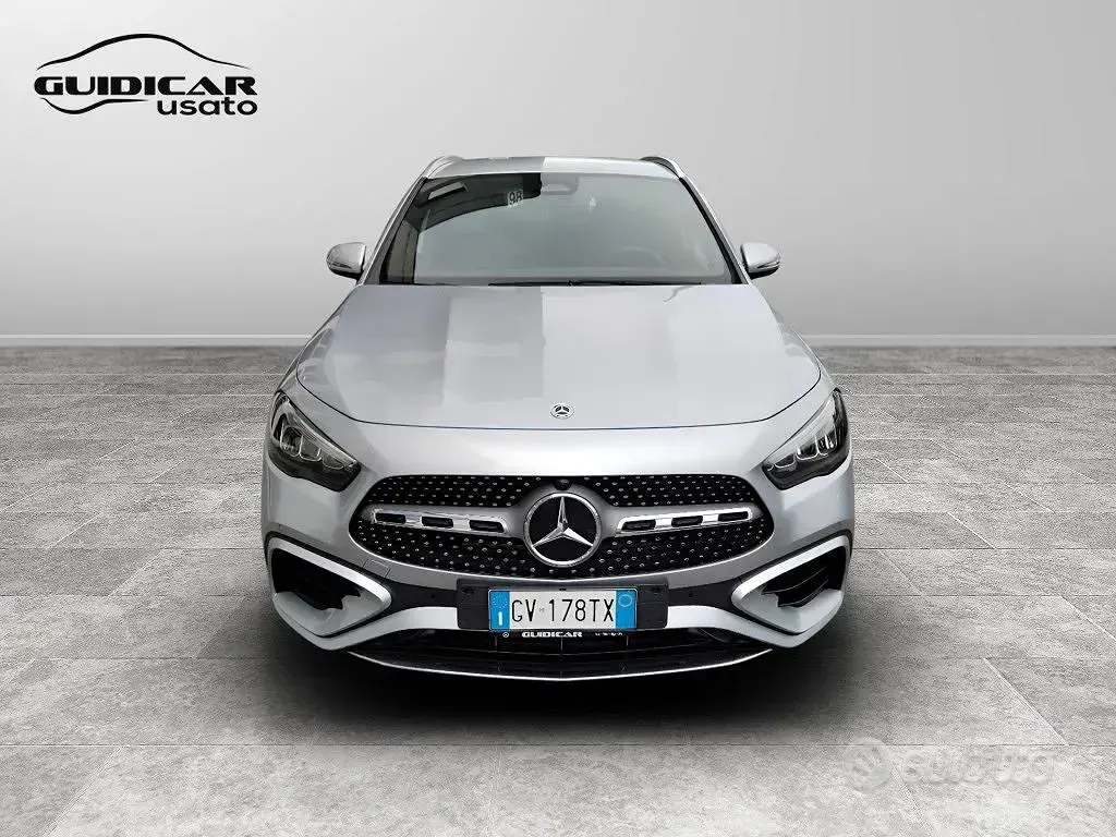 Usata Mercedes GLA180 Advanced Plus 116 CV (85 kW) 2024 Argento SUV